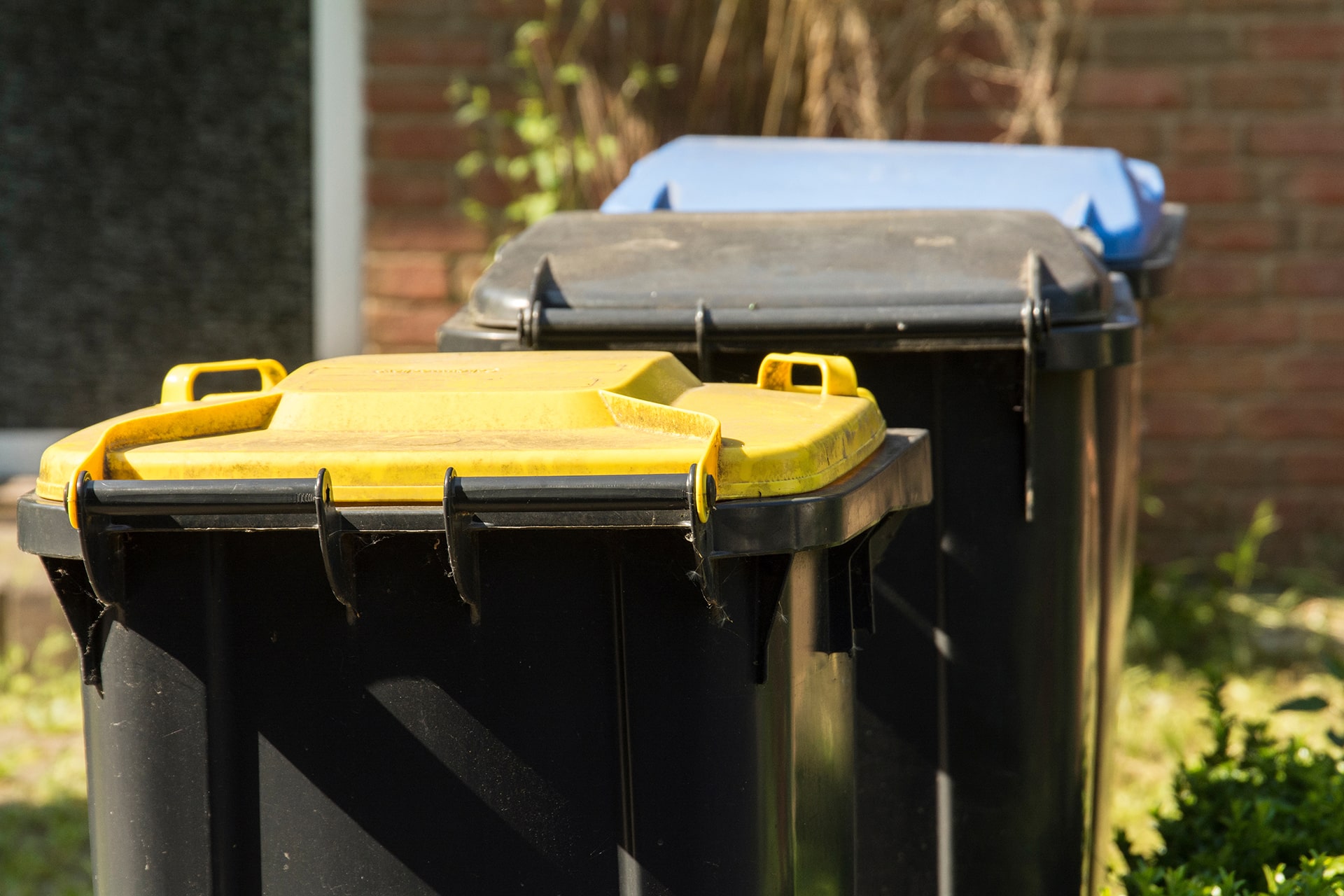Mülltonnen aus Plastik